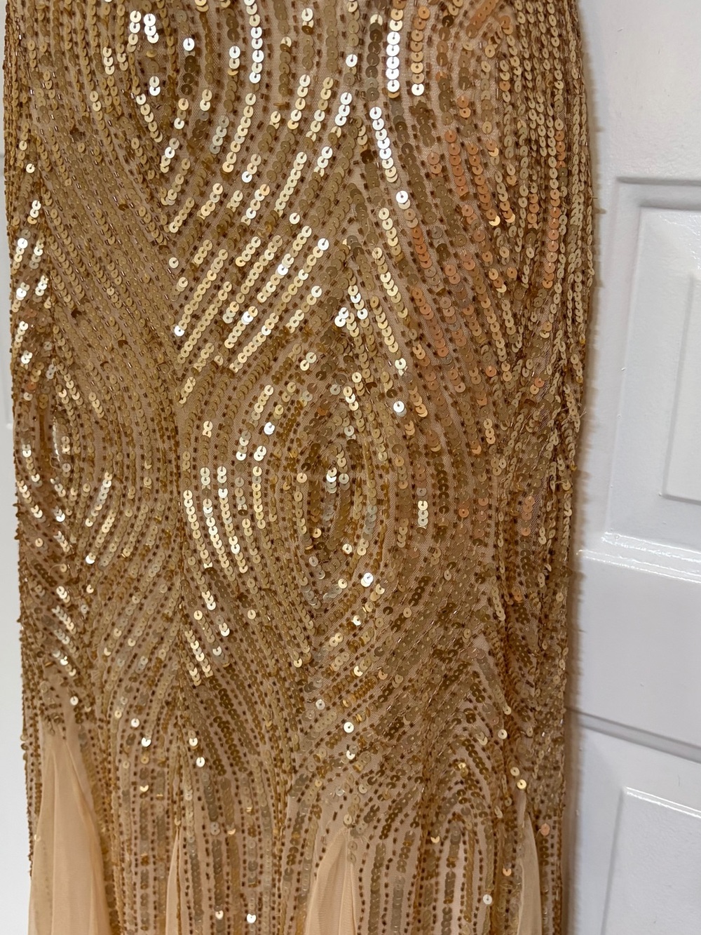 cache Y2K gold sequin art deco geometric pattern mesh maxi formal gown dress 6 - Picture 4 of 14